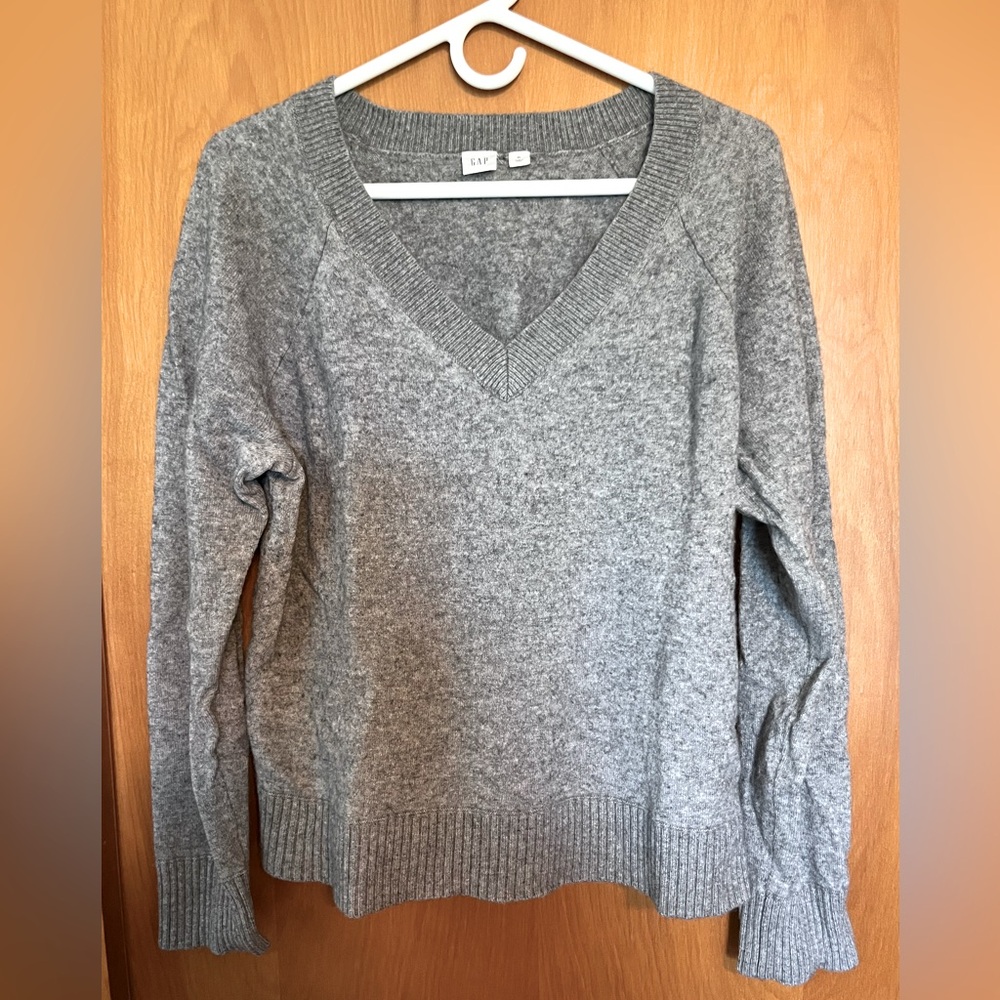 Gap Wool Blend Gray V-Neck Sweater